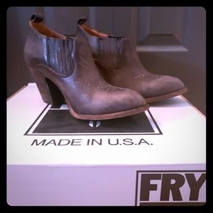 Frye Iliana slip-on bootie